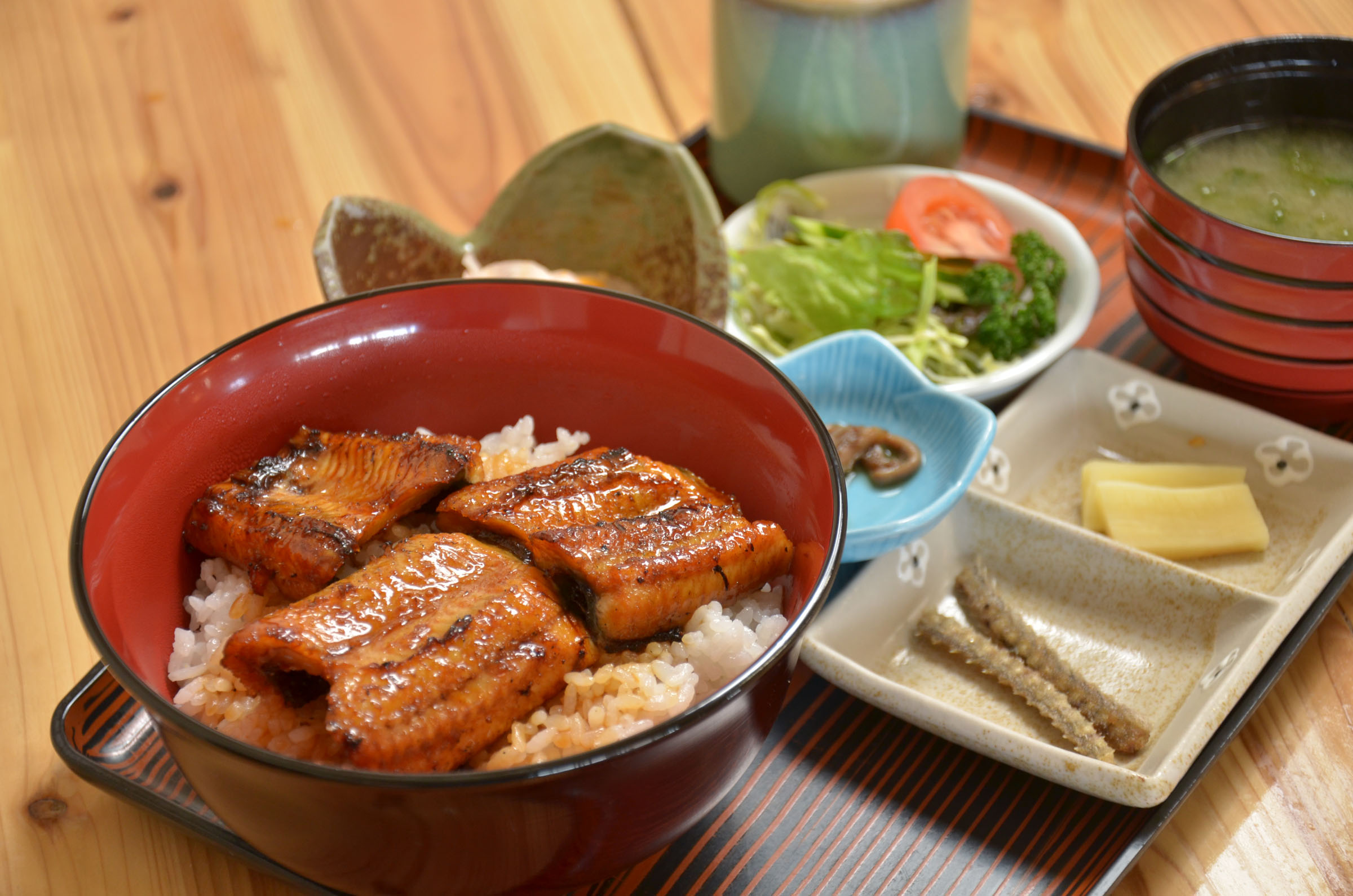 ウナギの骨の唐揚げ